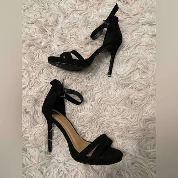 Buffalo Black Suede Heels - Picture 1 of 4